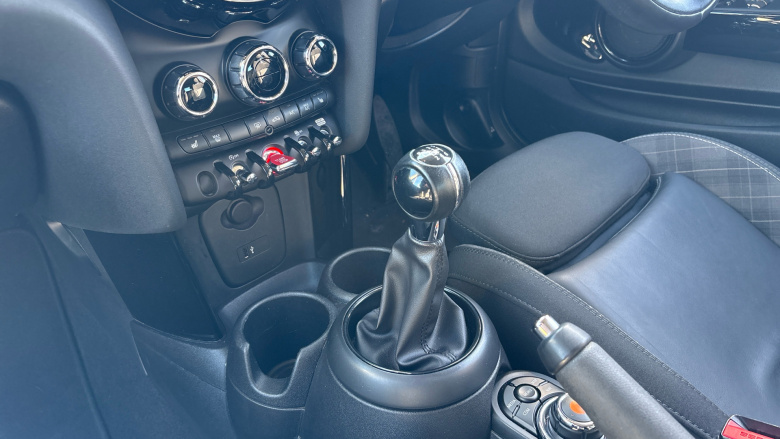 MINI Hatchback 1.5 Cooper II 3dr Petrol Hatchback